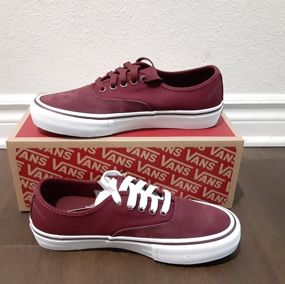 Vans - Picture 3 of 4